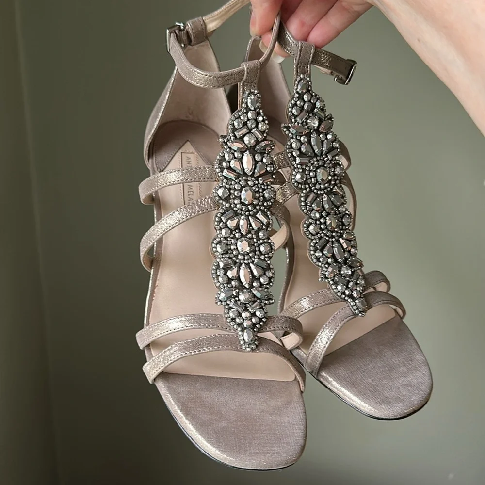 Antonio Melani Laoise Tstrap Metallic Leather Jewel Embellished Dress Sandal EUC
